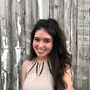 Meet your Posher, Emily